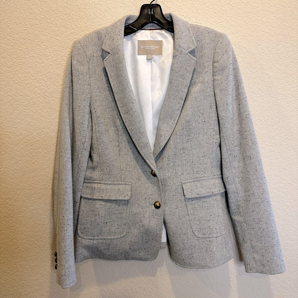 Banana Republic size 8 grey tweed jacking blazer